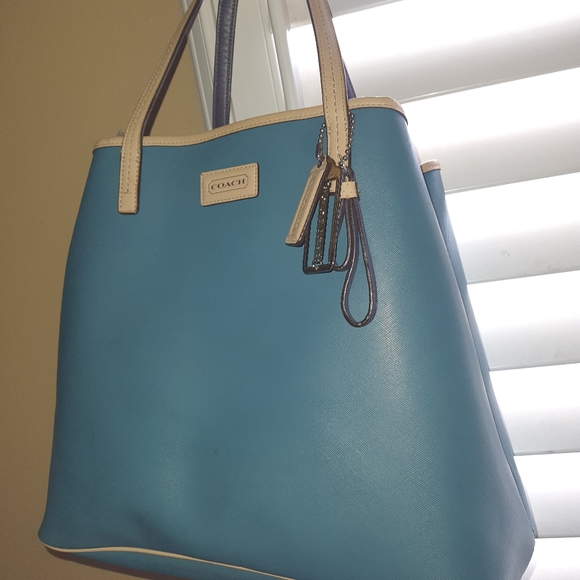 Coach Park Metro Shoulder Bag - Picture 1 of 11
